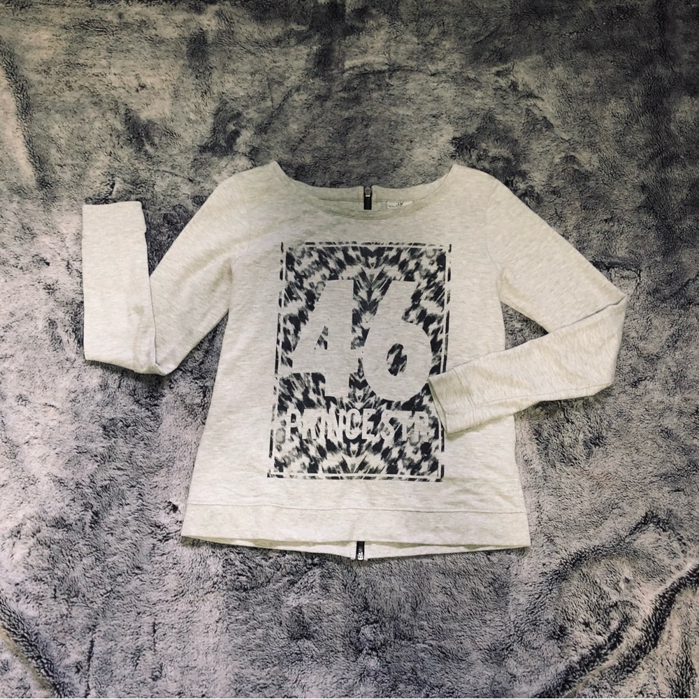 Long Sleeve Top w/ Zippup Back